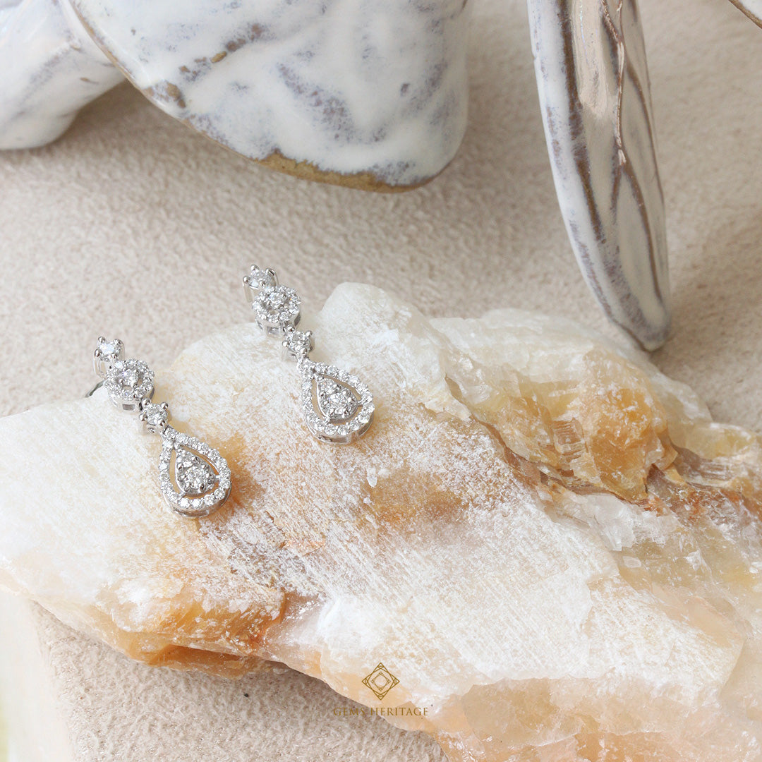 Round and pear sweet diamond earring (ERWG300)