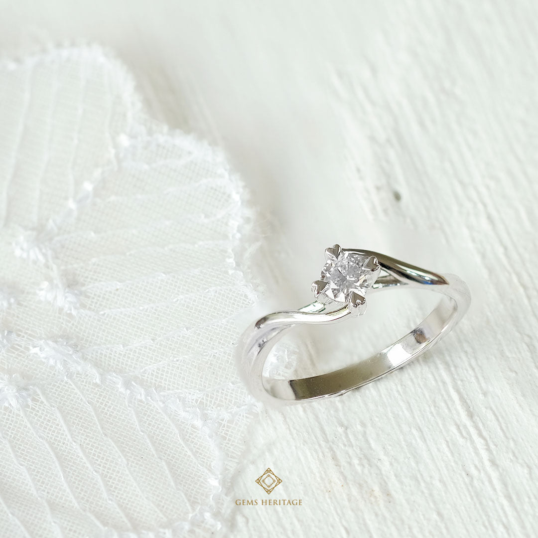 Heart and curve diamond ring (rwg563)