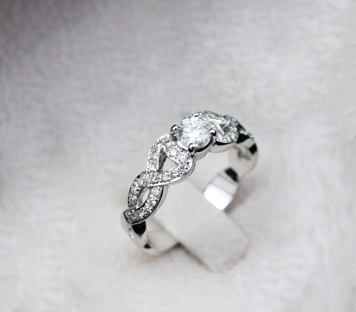 Diamond ring with curve sides