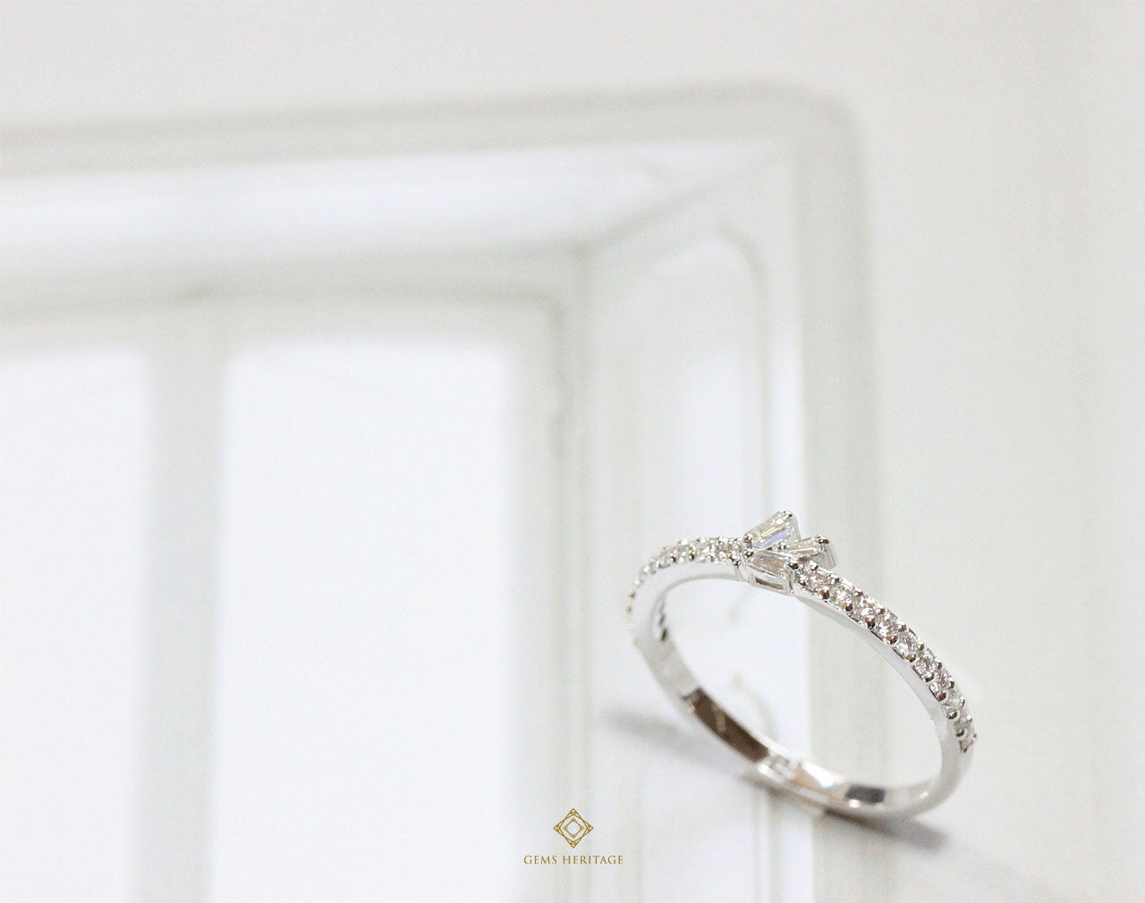 Mini baguette diamond ring discount