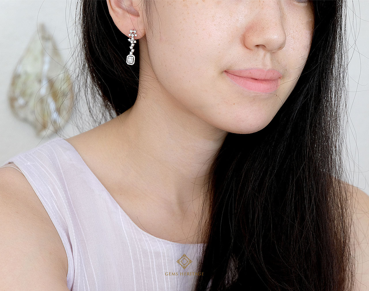 A cluster of star with emerald cut earring (erwg148)