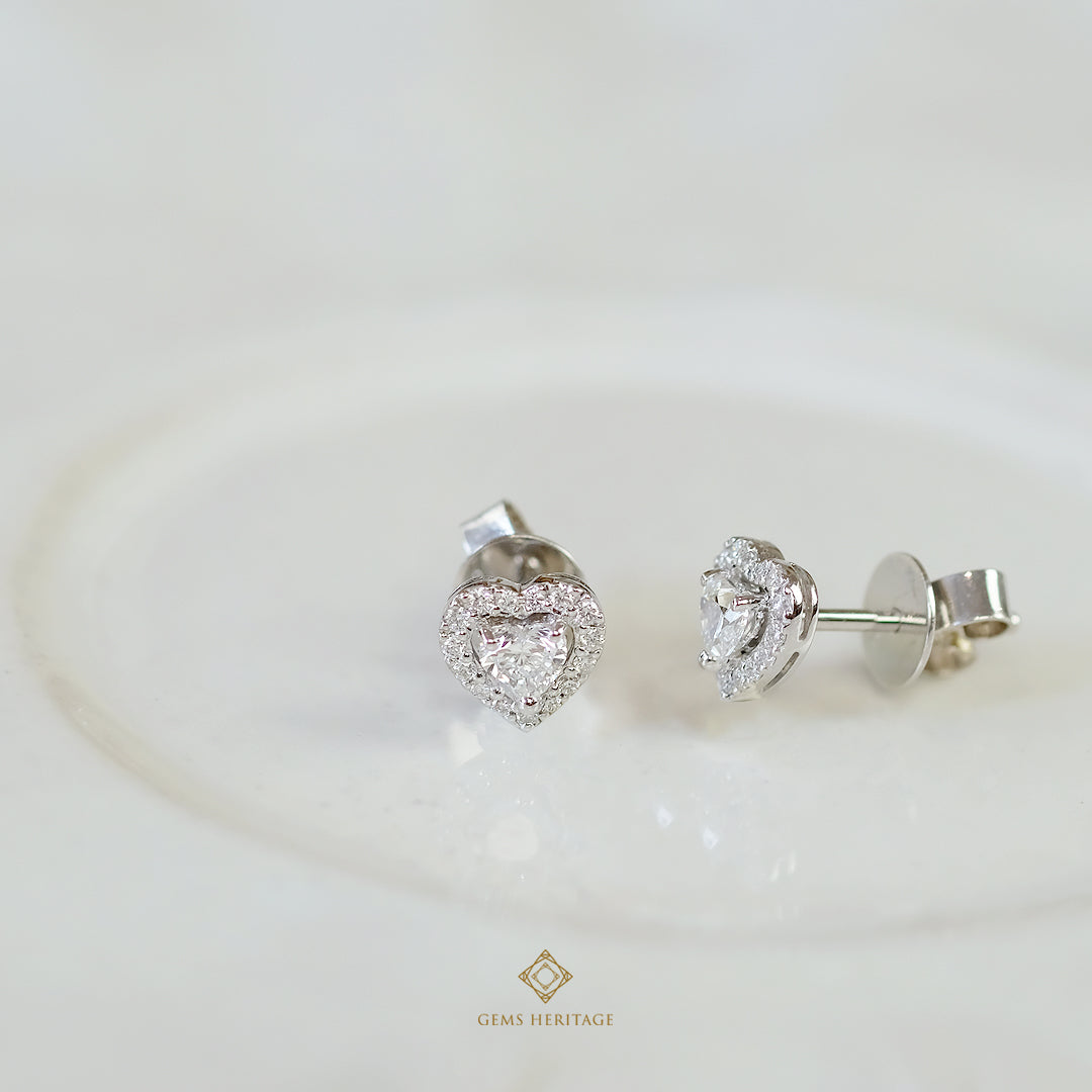 Tiny heart diamond stud earrings (erwg217)