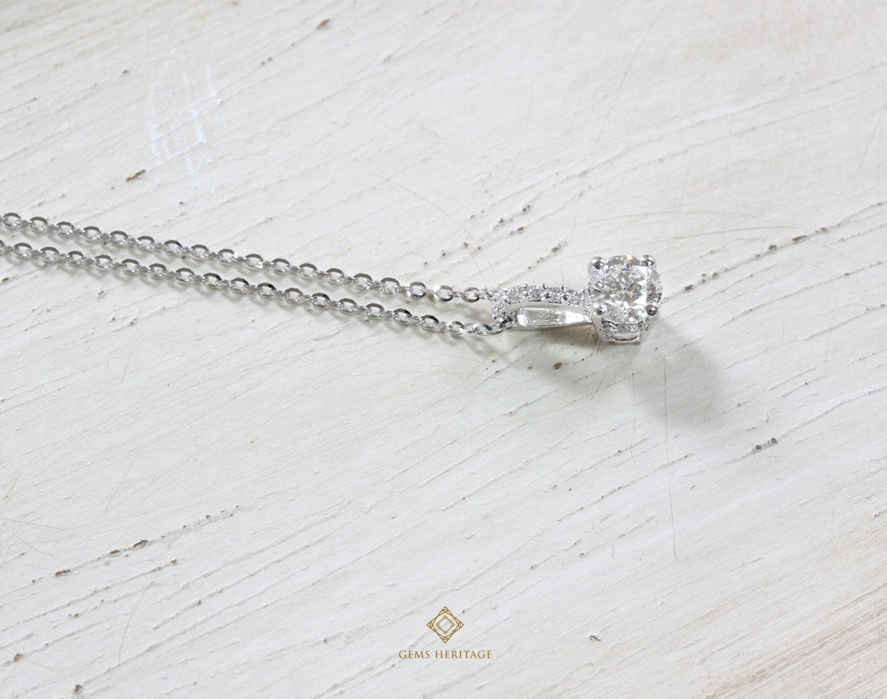 Simple Diamond pendant