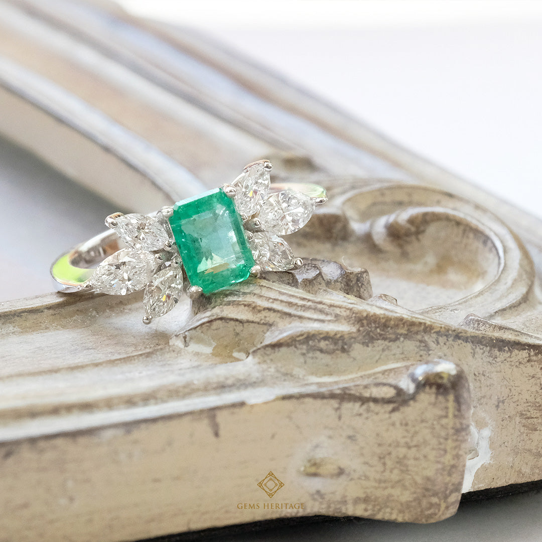 Brilliant emerald ring with side diamond leaves (rwg383)