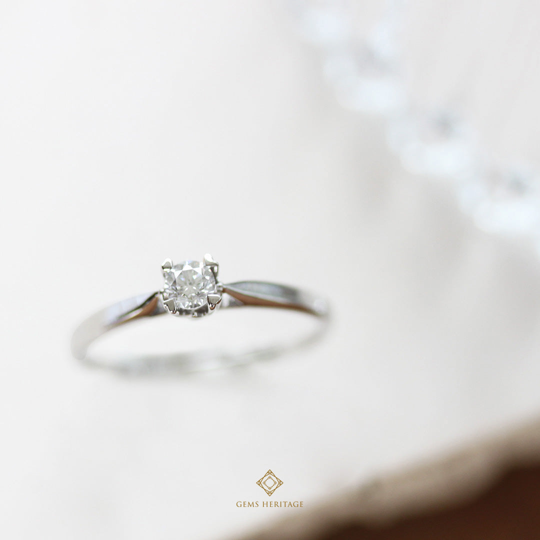 Classic heart-prong diamond ring (rwg438)