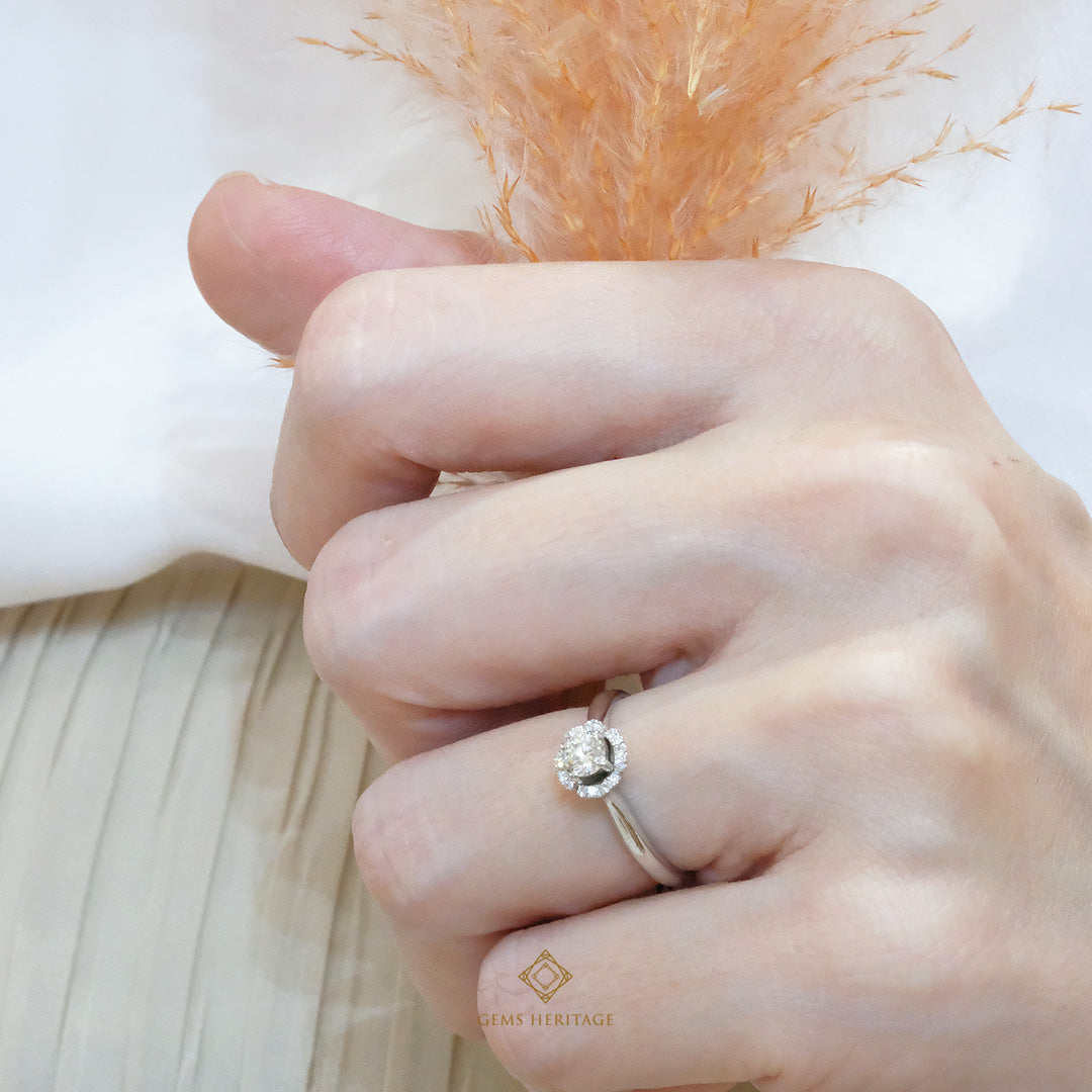 Petite flower solitaire diamond ring (RWG444)